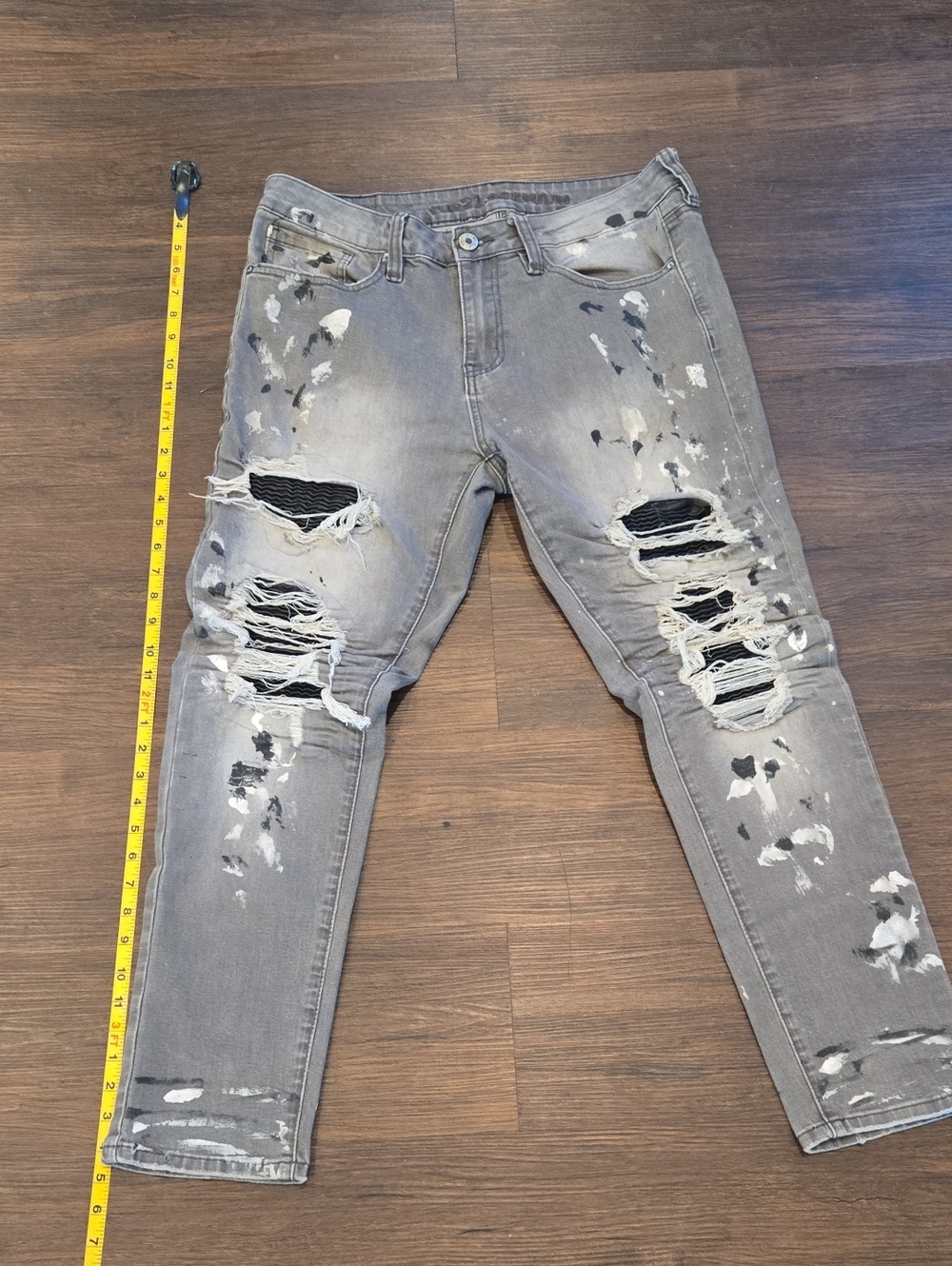 Rue21 Men's Gray Distressed Skinny Jeans with Paint Details
